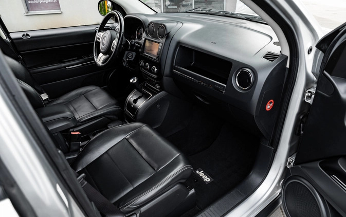 Jeep Compass cena 38900 przebieg: 169000, rok produkcji 2011 z Radom małe 631